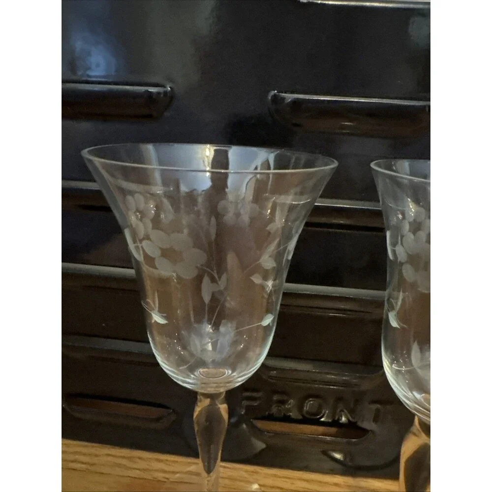 Glasses Floral Etched Wine Water Goblets Stem Victorian 8.5” Vtg Elegant Luxury